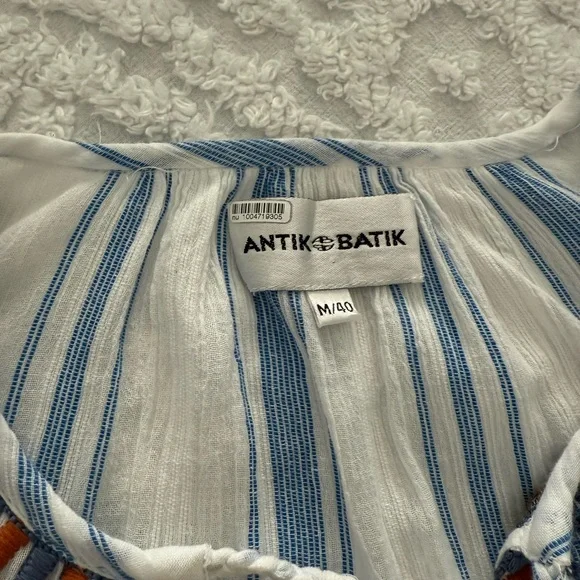 Antik Batik Blue and White Graphic Tie Front Blouse embroidered sz M - Picture 7 of 9